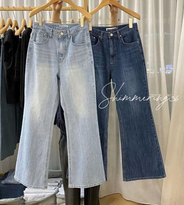 熱賣顯瘦微喇叭牛仔褲（淺藍） 