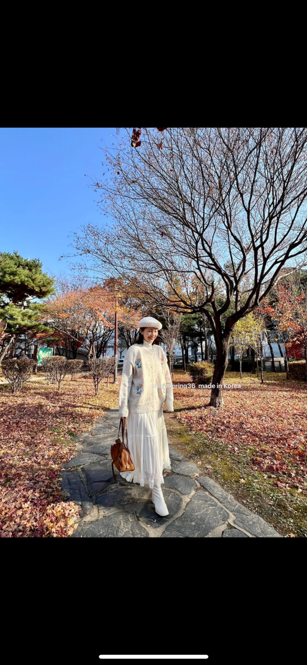 羊毛10%刺繡花外套 