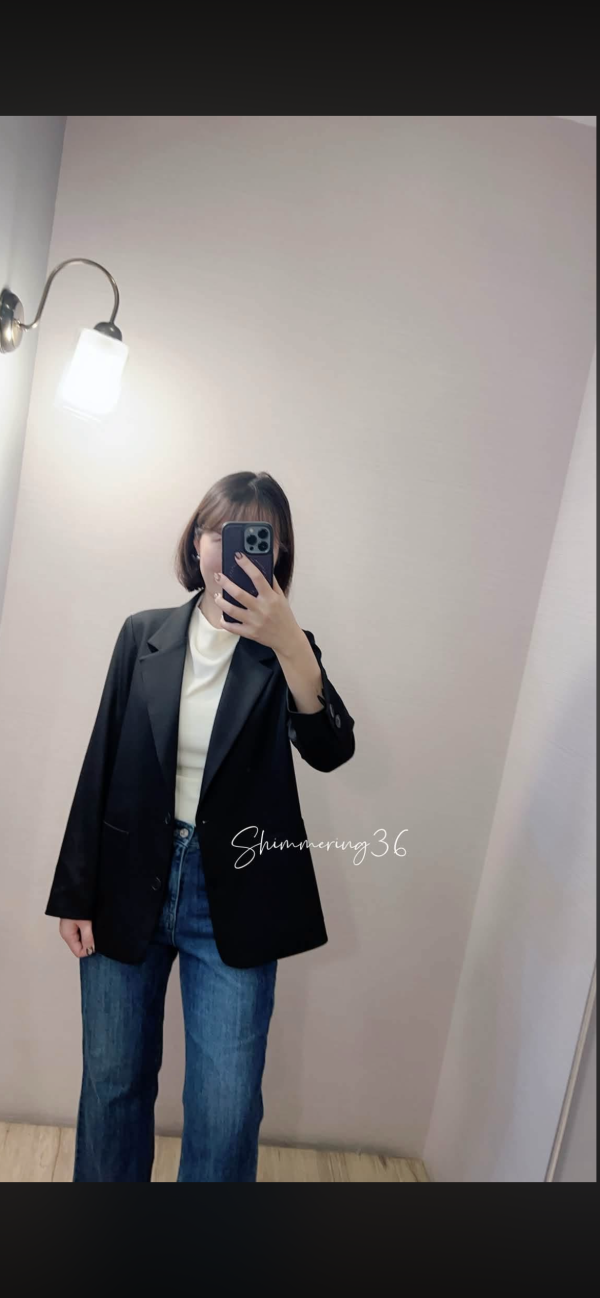 腰身後英字西裝外套 