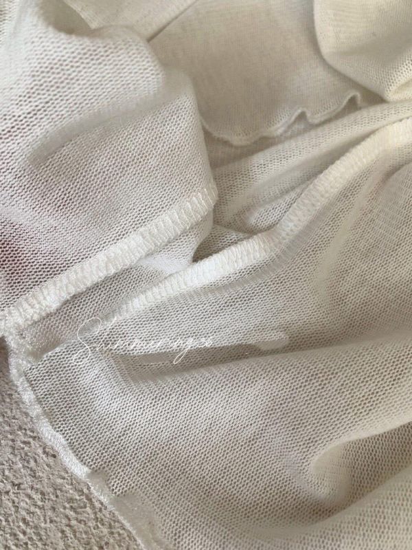 微透木耳邊上衣 