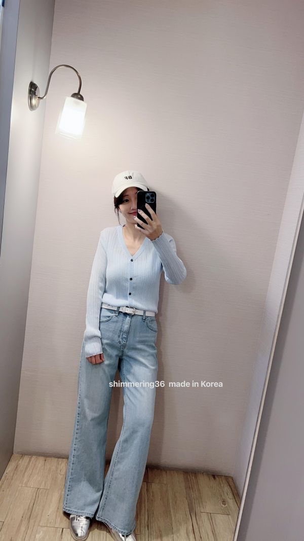 熱賣顯瘦微喇叭牛仔褲（淺藍） 