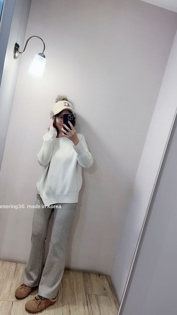 顯瘦彈性坑紋喇叭褲 