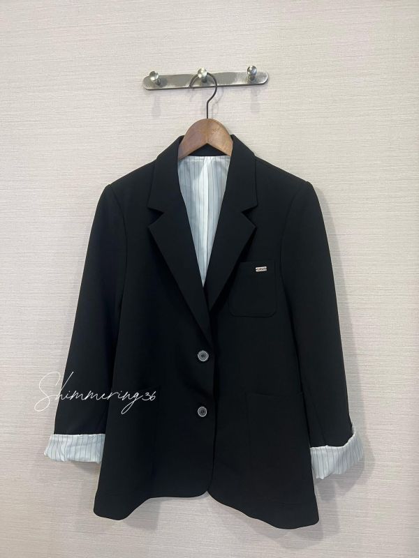 小標腰身西裝外套 