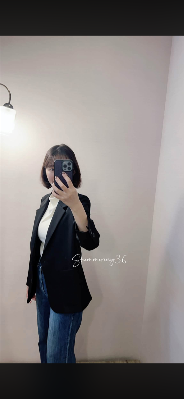 腰身後英字西裝外套 