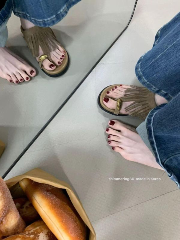 流蘇露趾高級半拖 