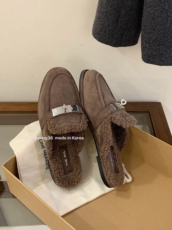 凱莉釦造型毛拖 