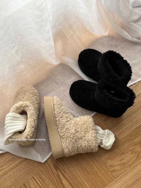 厚底羊羔毛雪靴 