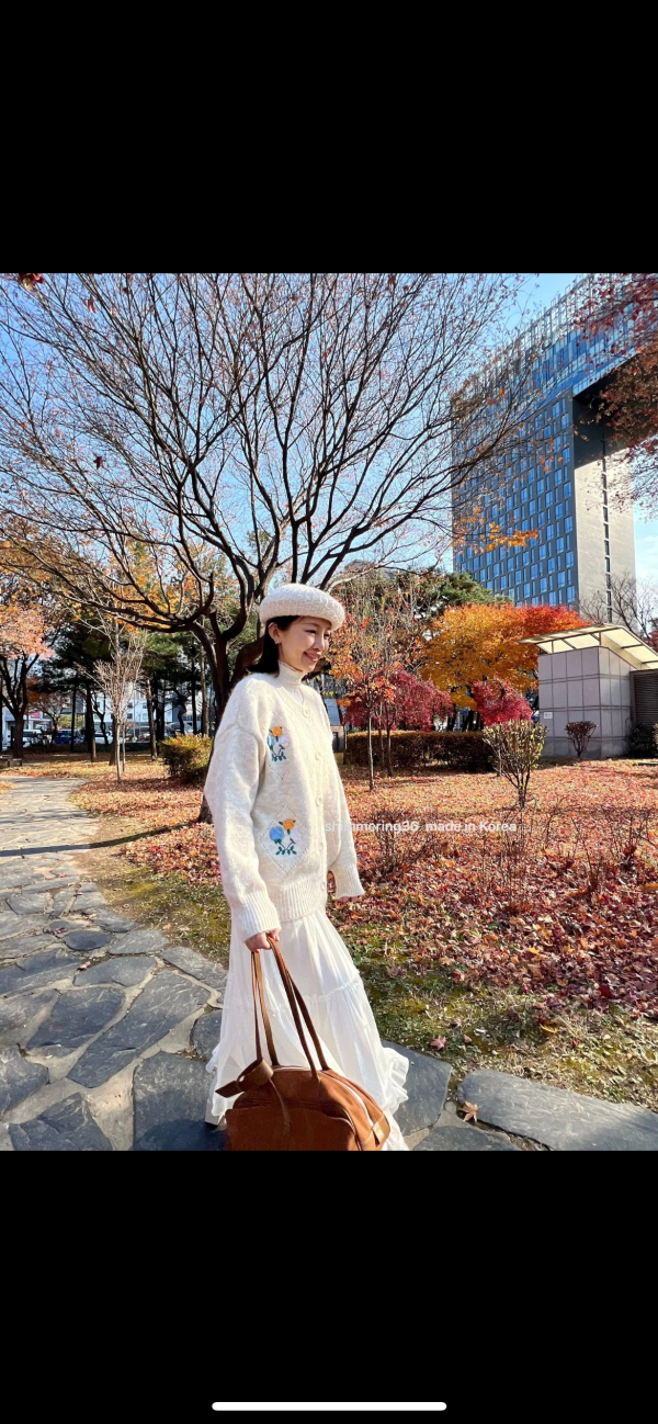 羊毛10%刺繡花外套 