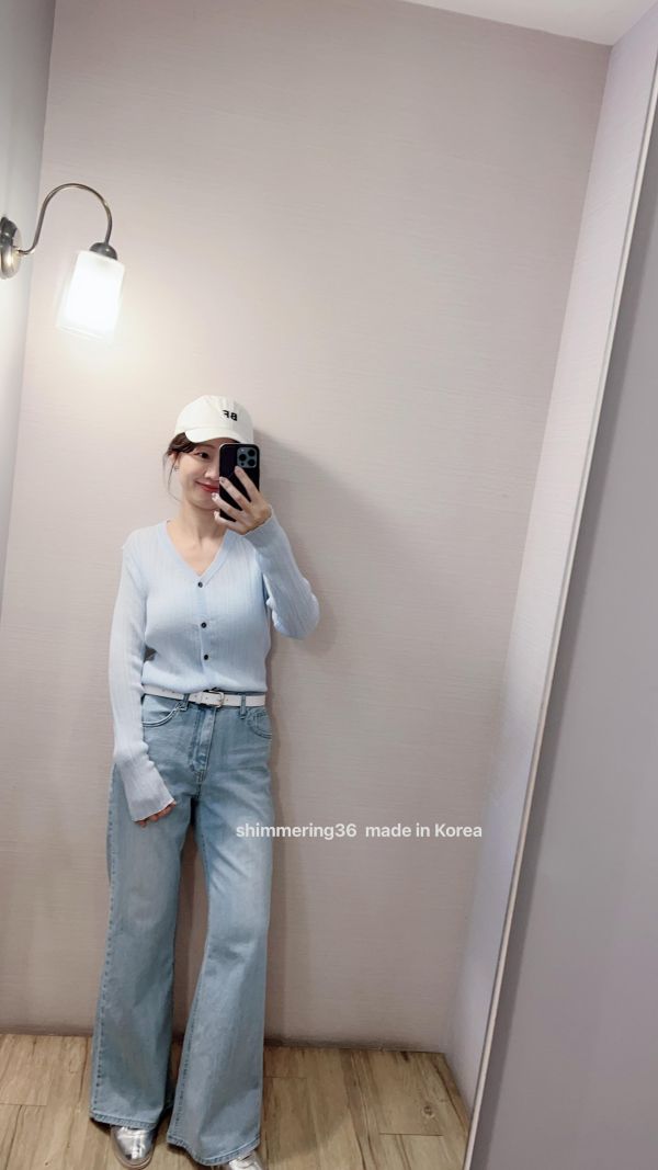 熱賣顯瘦微喇叭牛仔褲（淺藍） 