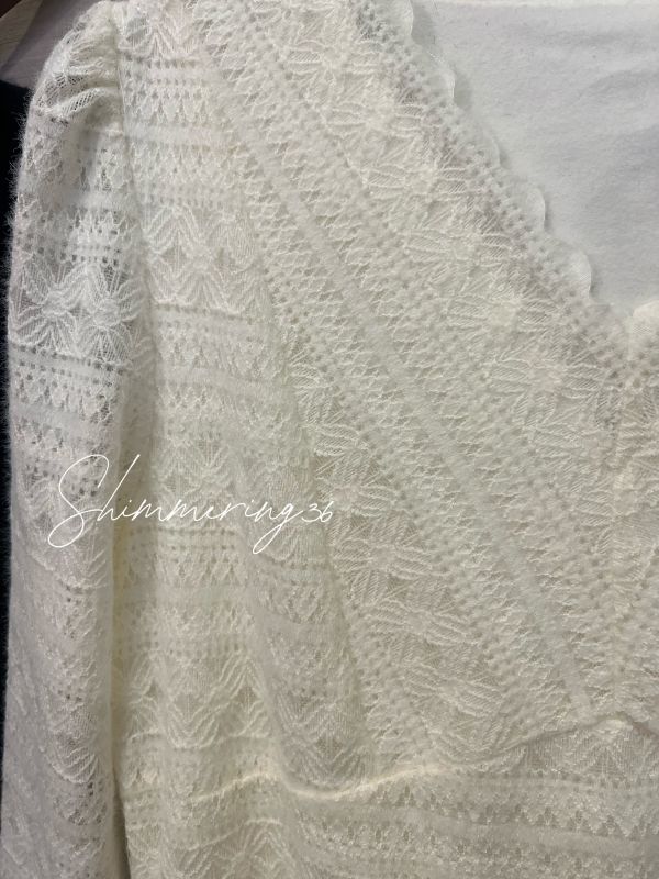 內刷毛蕾絲上衣 