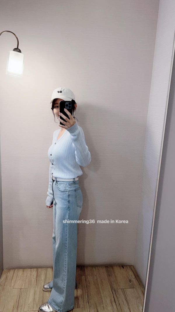 熱賣顯瘦微喇叭牛仔褲（淺藍） 