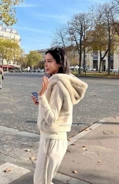 水貂毛連帽背心 