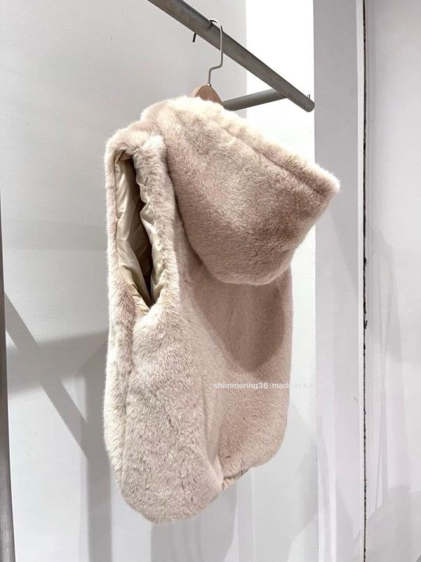 水貂毛連帽背心 