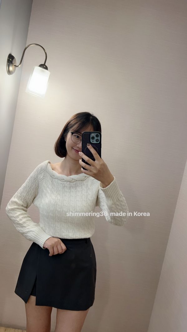 可拉斜肩或一字領麻花編織上衣 