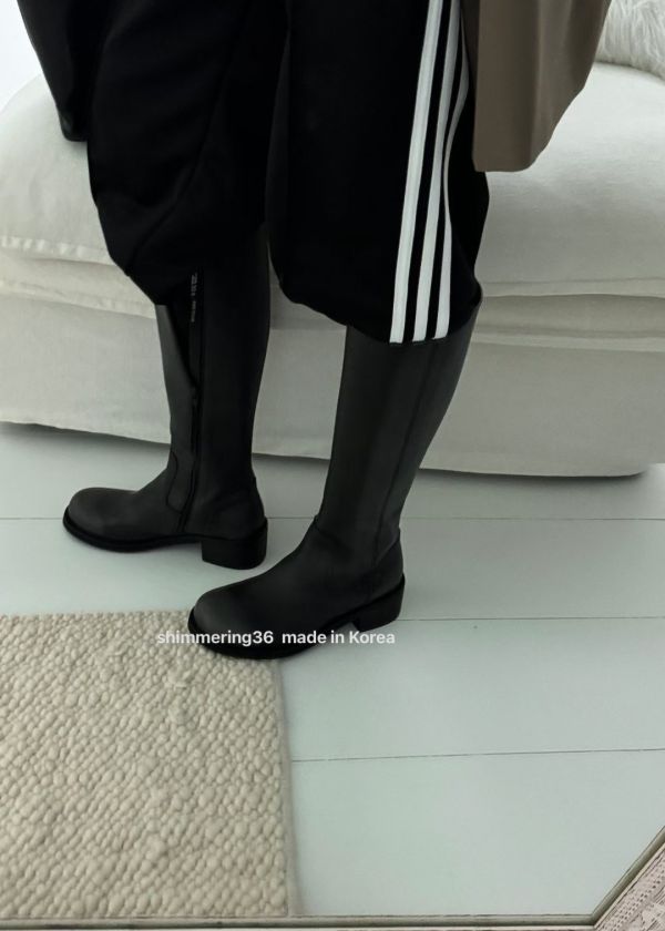 側拉鏈挺版長靴 