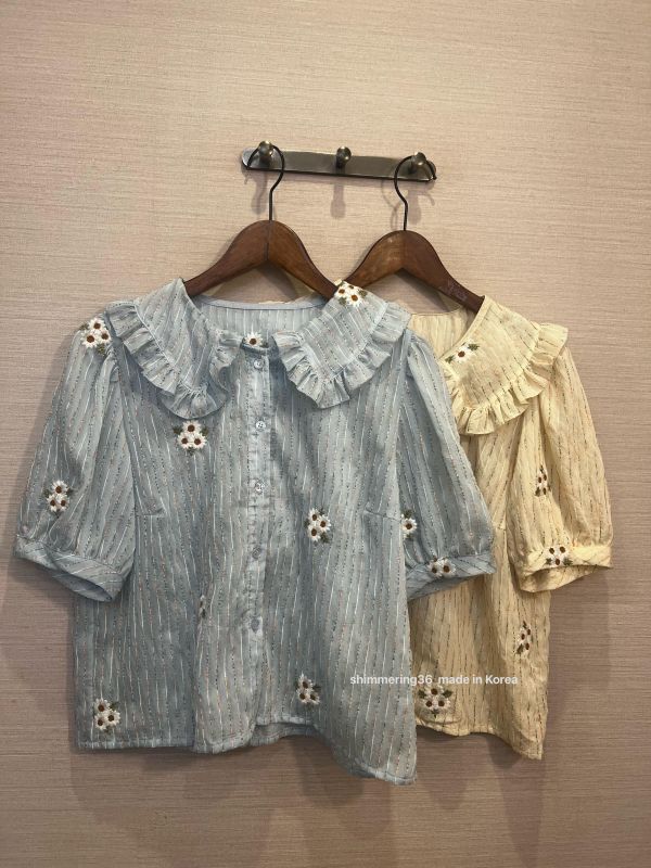 質感刺繡花上衣 