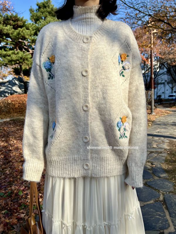 羊毛10%刺繡花外套 