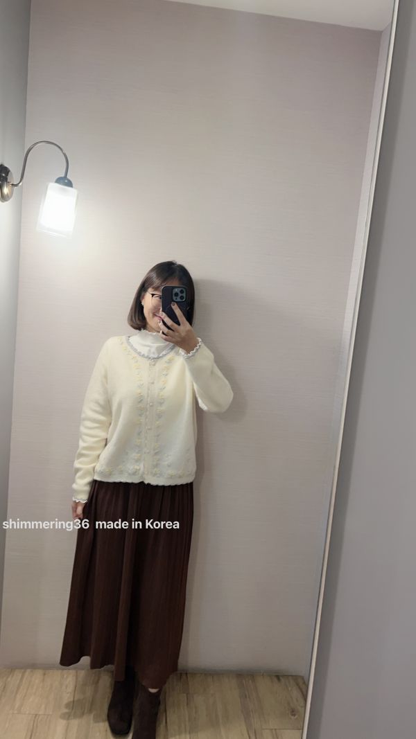 羊毛100%刺繡花外 