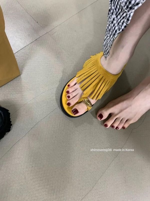 流蘇露趾高級半拖 