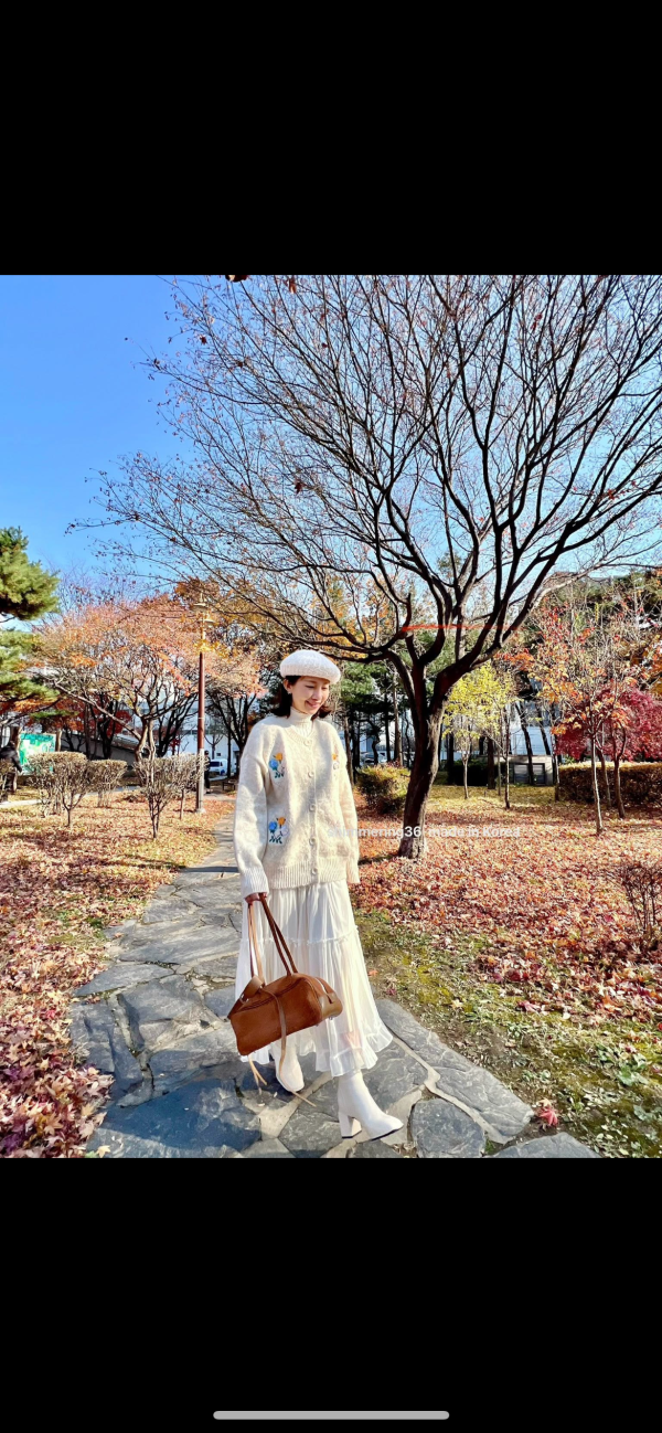 羊毛10%刺繡花外套 