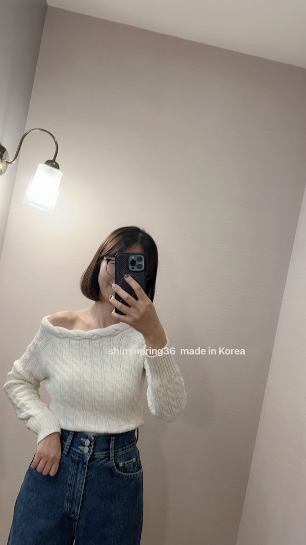 可拉斜肩或一字領麻花編織上衣 