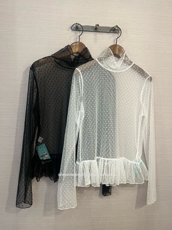 點點蕾絲內搭上衣 