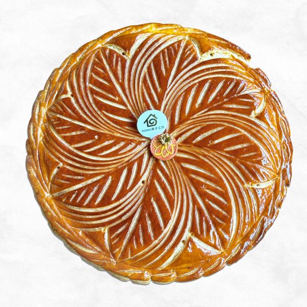 國王派【開心果草莓】 國王派, 瓷偶, 蛋糕, 鮮奶油, 季節水果, 芒果, 日本鮮奶油, 千層派, 香草