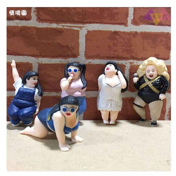 渡邊直美第一彈吃棒棒糖低胸白洋裝泳衣性感姿勢黑衣碧昂絲牛仔吊帶褲公仔扭蛋5入組 