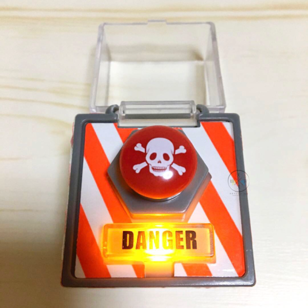 按嗎？緊急按鈕模型P2 扭蛋 全4款 一套 