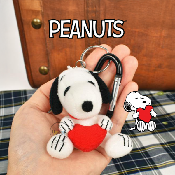 SNOOPY 史努比 絨毛吊飾 抱愛心 登山扣 