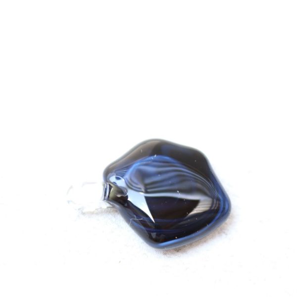 無邊宇宙系列項鍊 精湛工藝,鑽石,貴金屬,珠寶,玻璃,純銀,純金,飾品,項鍊,禮物,禮品,穿搭,獨一無二,吊墜,戒指,時尚,配件,耳環,手鍊,前衛,玻璃工藝,風格,生日禮物