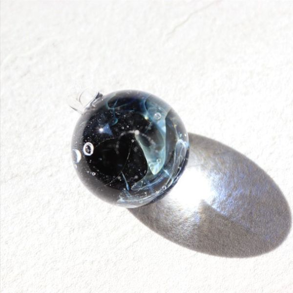 宇宙系列項鍊 精湛工藝,鑽石,貴金屬,珠寶,玻璃,純銀,純金,飾品,項鍊,禮物,禮品,穿搭,獨一無二,吊墜,戒指,時尚,配件,耳環,手鍊,前衛,玻璃工藝,風格,生日禮物