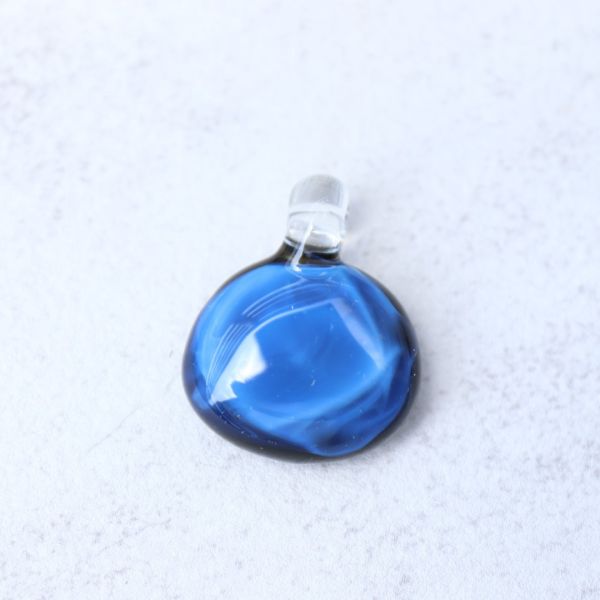 無邊宇宙系列項鍊 精湛工藝,鑽石,貴金屬,珠寶,玻璃,純銀,純金,飾品,項鍊,禮物,禮品,穿搭,獨一無二,吊墜,戒指,時尚,配件,耳環,手鍊,前衛,玻璃工藝,風格,生日禮物