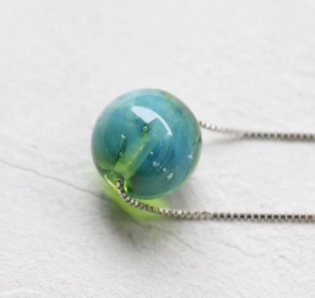 Line Hsiung 藍綠色串珠生命紀念訂製 