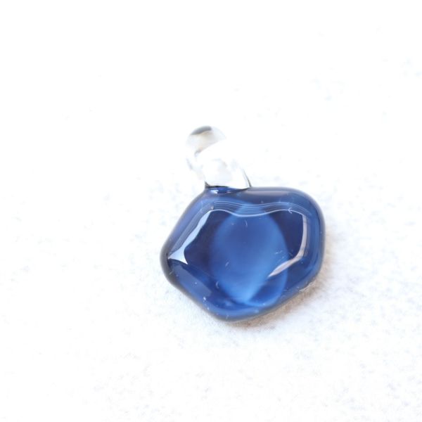 無邊宇宙系列項鍊 精湛工藝,鑽石,貴金屬,珠寶,玻璃,純銀,純金,飾品,項鍊,禮物,禮品,穿搭,獨一無二,吊墜,戒指,時尚,配件,耳環,手鍊,前衛,玻璃工藝,風格,生日禮物