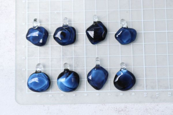 無邊宇宙系列項鍊 精湛工藝,鑽石,貴金屬,珠寶,玻璃,純銀,純金,飾品,項鍊,禮物,禮品,穿搭,獨一無二,吊墜,戒指,時尚,配件,耳環,手鍊,前衛,玻璃工藝,風格,生日禮物