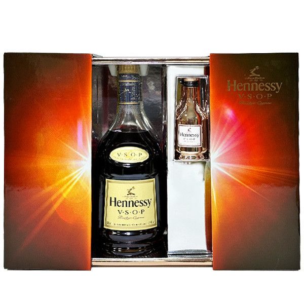 軒尼詩VSOP 2011新春禮盒（附原廠提袋）Hennessy VSOP Cognac Brandy 軒尼詩,VSOP,2011,新春,禮盒,附原廠提袋,Hennessy, VSOP,Cognac Brandy,法國