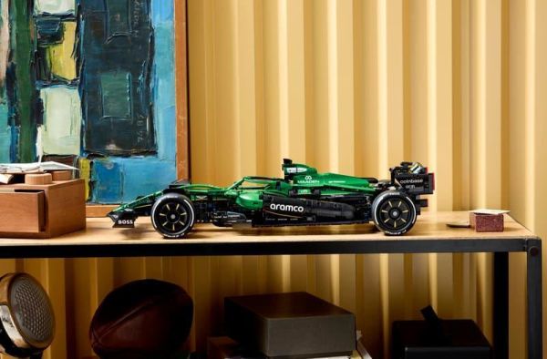 樂高 LEGO 42240 Aston Martin Aramco AMR25 F1 賽車 