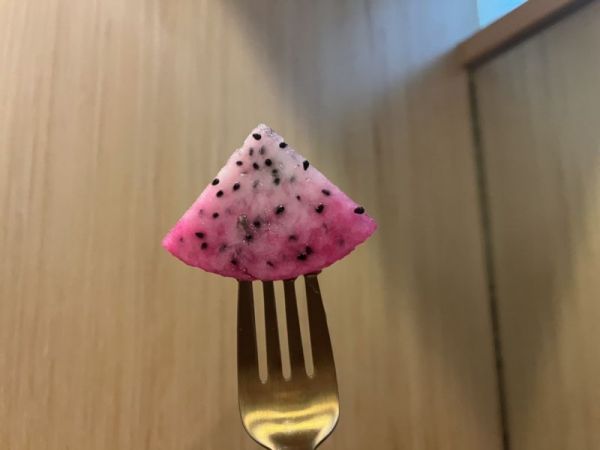 雙色火龍果 一份350  (2-3個) 