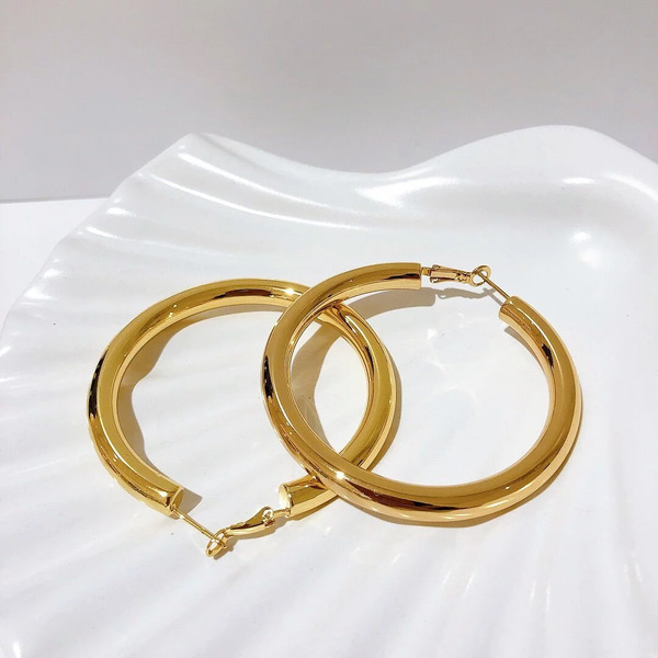 百搭大圈圈耳環 