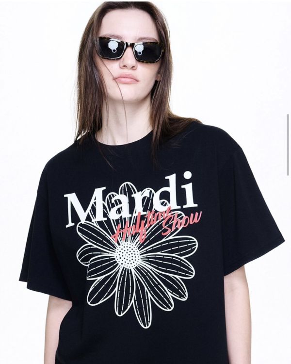 MARDI white flower black TEE 