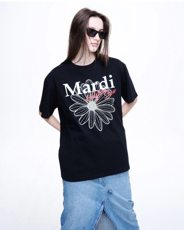 MARDI white flower black TEE 