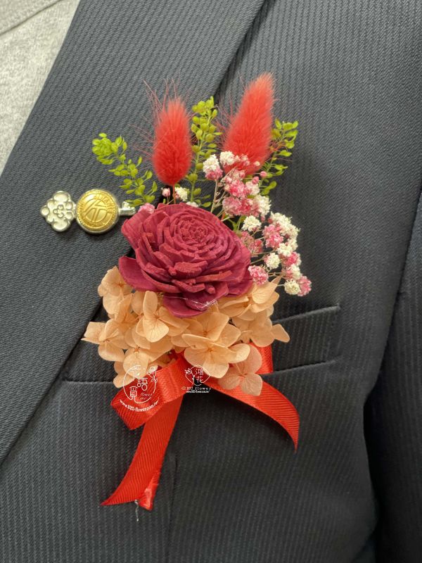 粉色乾燥索拉花胸花 乾燥花造型胸花 台中鴻花花店代客送花,開會需要開會胸花,結婚需要婚禮胸花,會議胸花,客製胸花,乾燥花胸花,蝴蝶蘭胸花,不凋永生花胸花,珍惜所託,全程保密,代客送花,中彰投代客送花,全省送花,