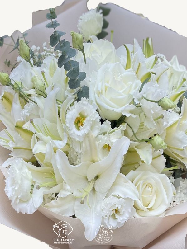 想念~白色百合花束 韓式花束,玫瑰花束,韓式包裝美學,奶茶色包裝,愛馬仕橘包裝,玫瑰花束,玫瑰花造型香氛花束,黑色包裝,拒絕傳統包裝,花束傳情花束,台中花店代客送花~鴻花花店代客送花全程保密 珍惜所託,猶如親送