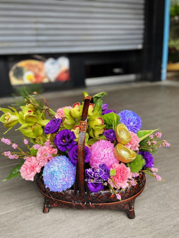 農曆新春精緻盆花綠色東亞蘭 想讓家裡有濃厚的過年氣氛嗎?農曆春節過年喜慶花禮蘭花花禮/喜氣盆花/梅蘭竹菊
富貴菊/牡丹菊報歲花喜慶蝴蝶蘭東亞蘭喜慶盆花 鴻花花店 代客送花 花語覓花坊