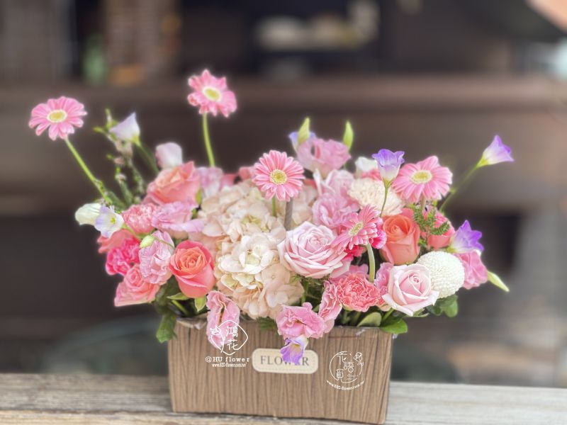 賀禮盆花~賀禮盆花  清新風盆花 台中鴻花花店代客送花-會議盆花,接待桌花,婚禮簽到桌花,賀禮盆花,開店賀禮盆花,會場氛圍提升,開店儀式感盆花,藝術盆花,代客送花,全程保密,珍惜所託