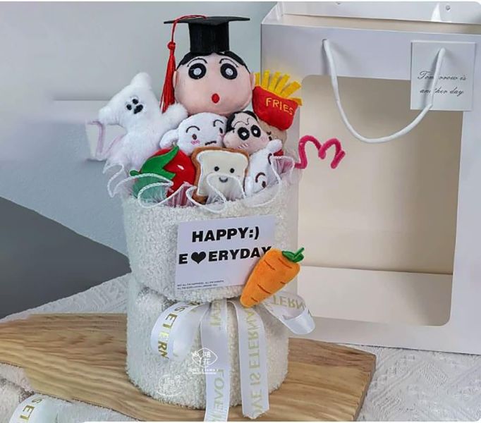 卡通玩偶花束(蜂蜜系列) 畢業季首選花束 簡約風畢業花束 畢業季小熊花束
畢業花束 簡約風花束 金莎巧克力花束 代客送花/
HU  FLOWER鴻花花店