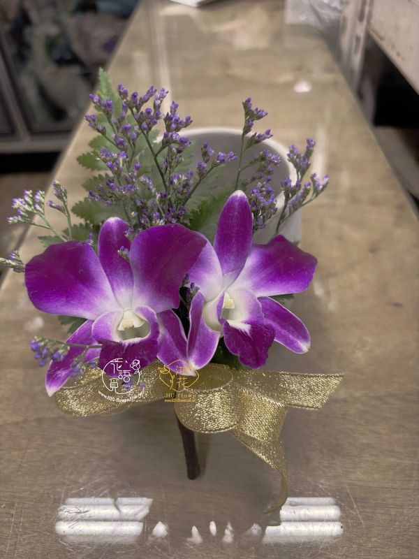 蘭花胸花系列 台中鴻花花店代客送花,開會需要開會胸花,結婚需要婚禮胸花,會議胸花,客製胸花,乾燥花胸花,不凋永生花胸花,蝴蝶蘭胸花,珍惜所託,全程保密,代客送花,中彰投代客送花,全省送花,