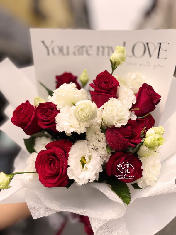 就是愛妳(紅玫9朵客製網紅款)需預訂 韓式花束,玫瑰花束,韓式包裝美學,奶茶色包裝,拒絕傳統包裝,花束傳情花束,台中花店代客送花~鴻花花店代客送花全程保密 珍惜所託,猶如親送