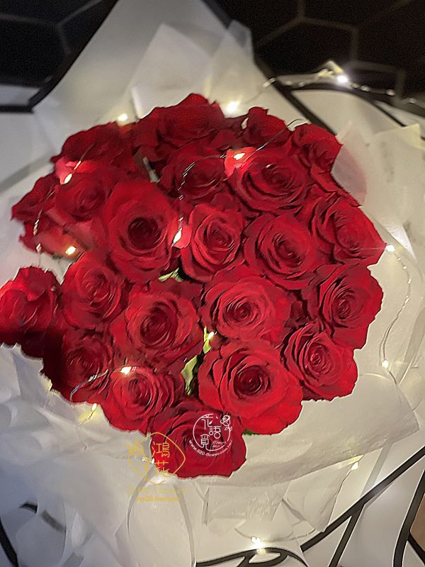 網紅22朵(進口紅玫瑰花束)(情人節限定) 進口玫瑰花束,韓式花束,玫瑰花束,韓式包裝美學,奶茶色包裝,拒絕傳統包裝,花束傳情花束,台中花店代客送花~鴻花花店代客送花全程保密 珍惜所託,猶如親送